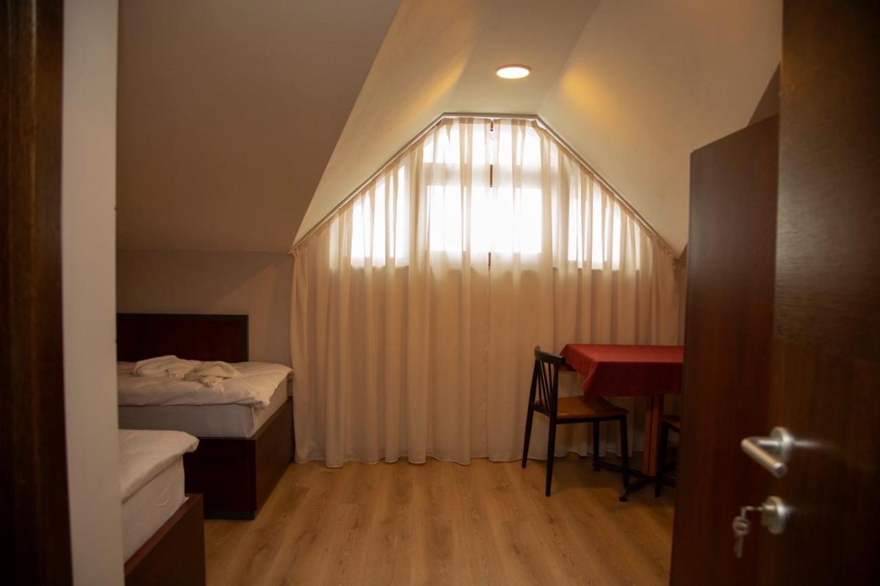 Hotel Oferta Prizren Exterior photo