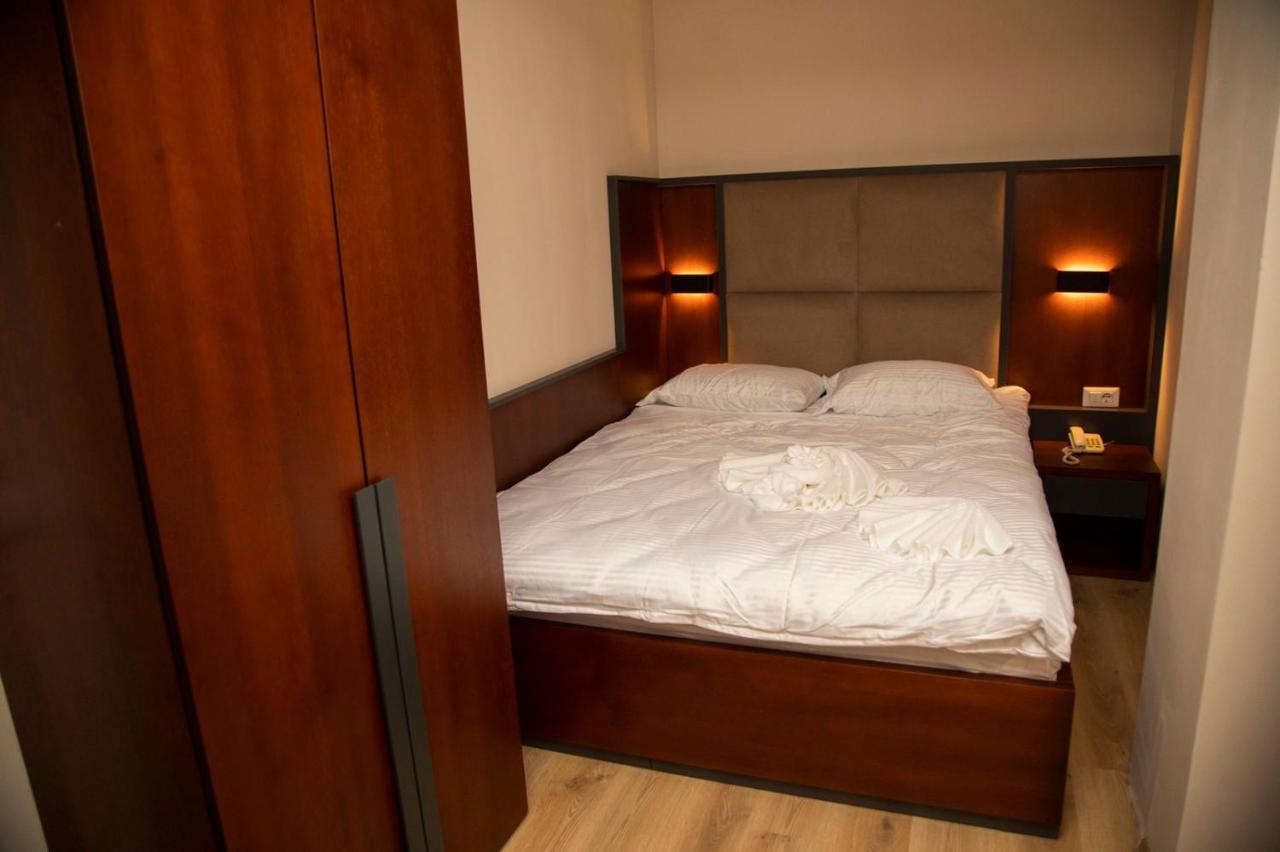 Hotel Oferta Prizren Exterior photo