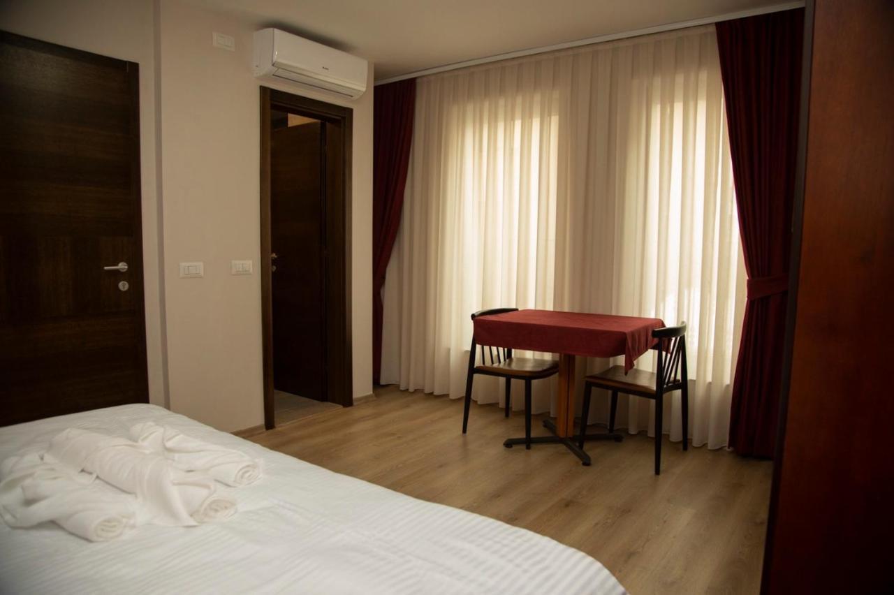 Hotel Oferta Prizren Exterior photo