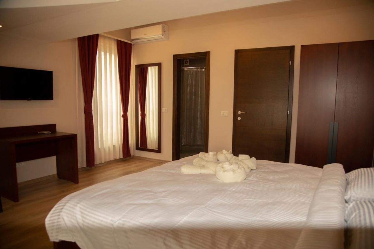 Hotel Oferta Prizren Exterior photo